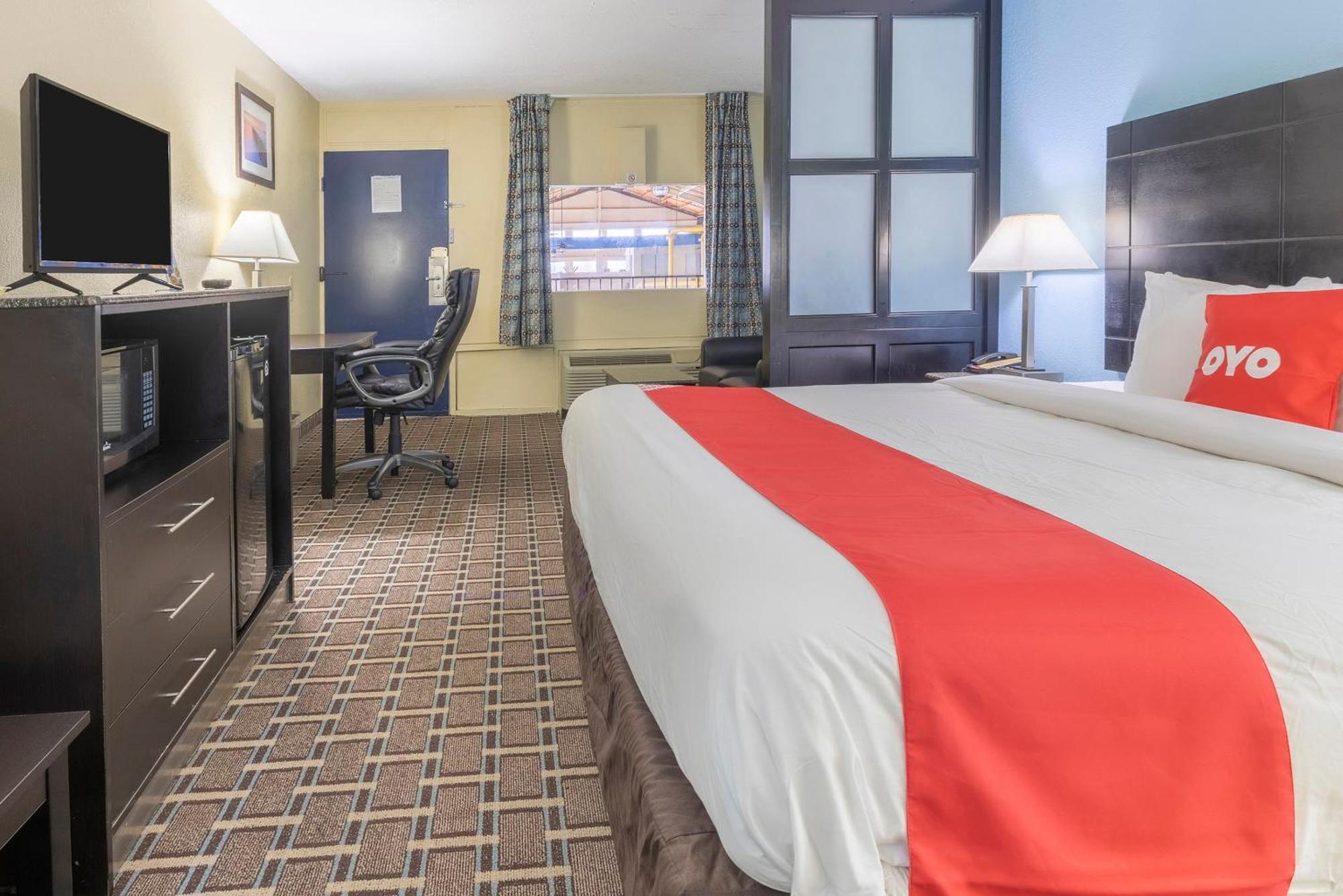 Oyo Hotel Knoxville Tn Cedar Bluff I-40 エクステリア 写真