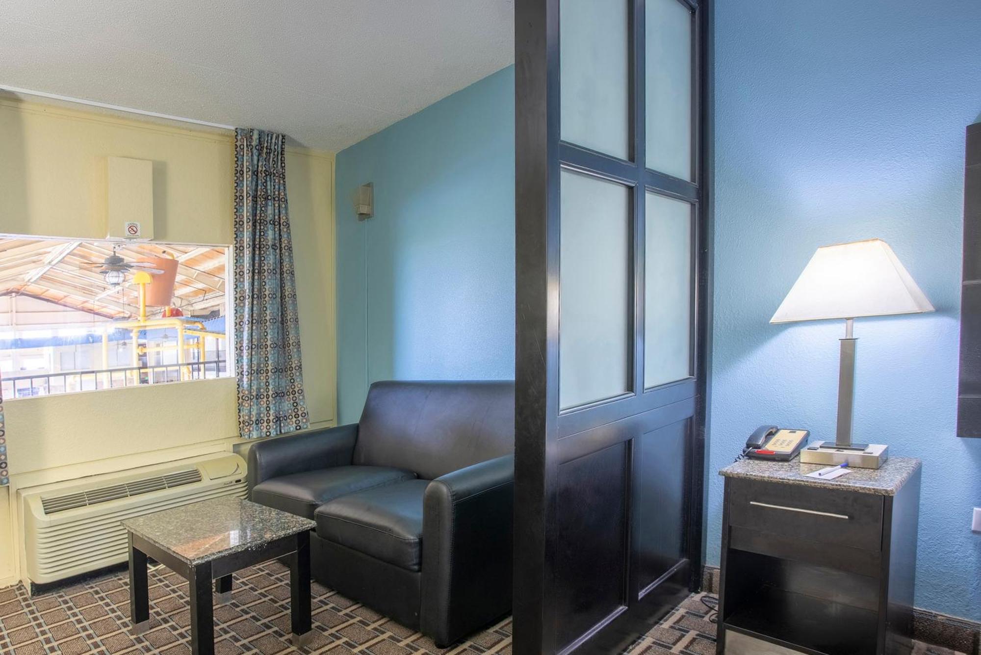 Oyo Hotel Knoxville Tn Cedar Bluff I-40 エクステリア 写真