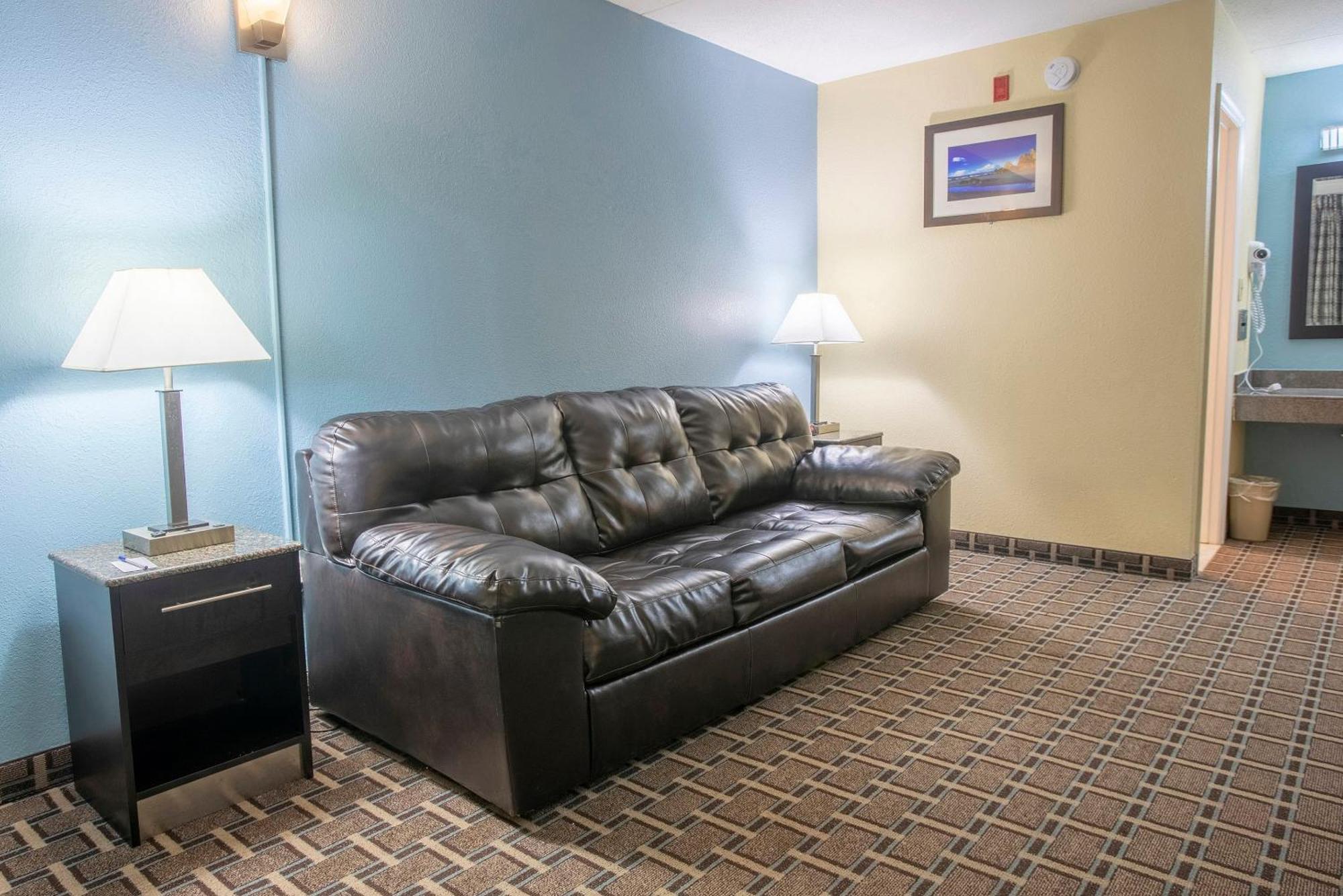 Oyo Hotel Knoxville Tn Cedar Bluff I-40 エクステリア 写真